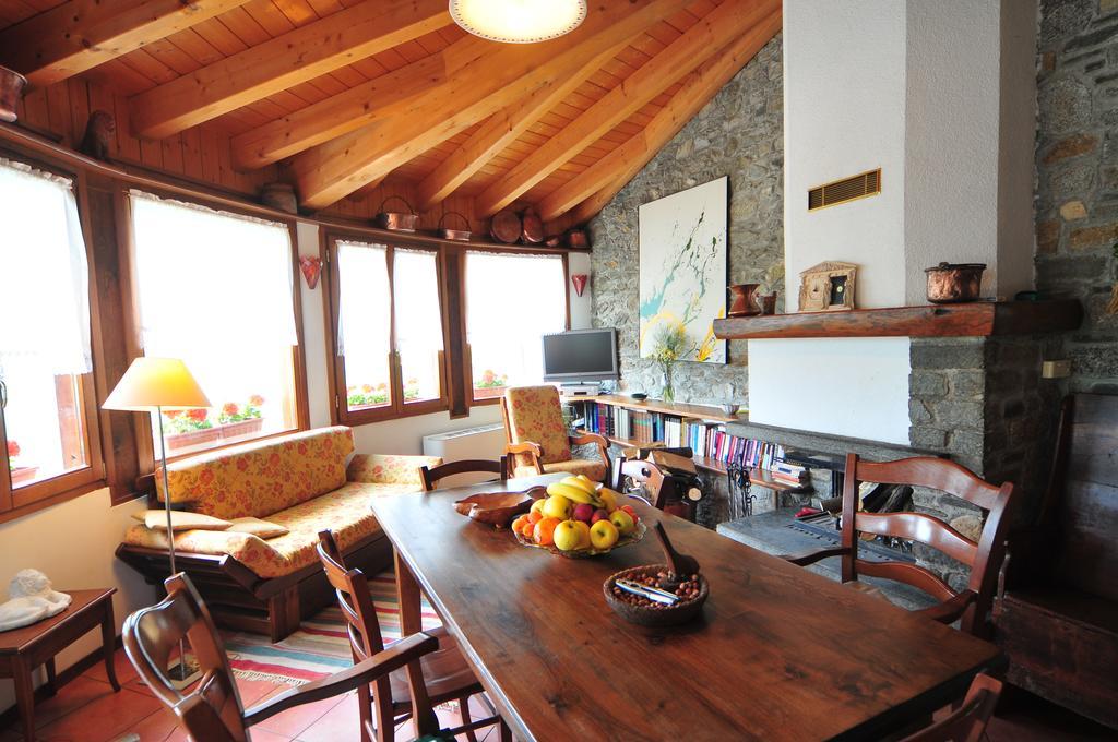 Agriturismo La Fonte Di Mariella Gravedona Eksteriør billede