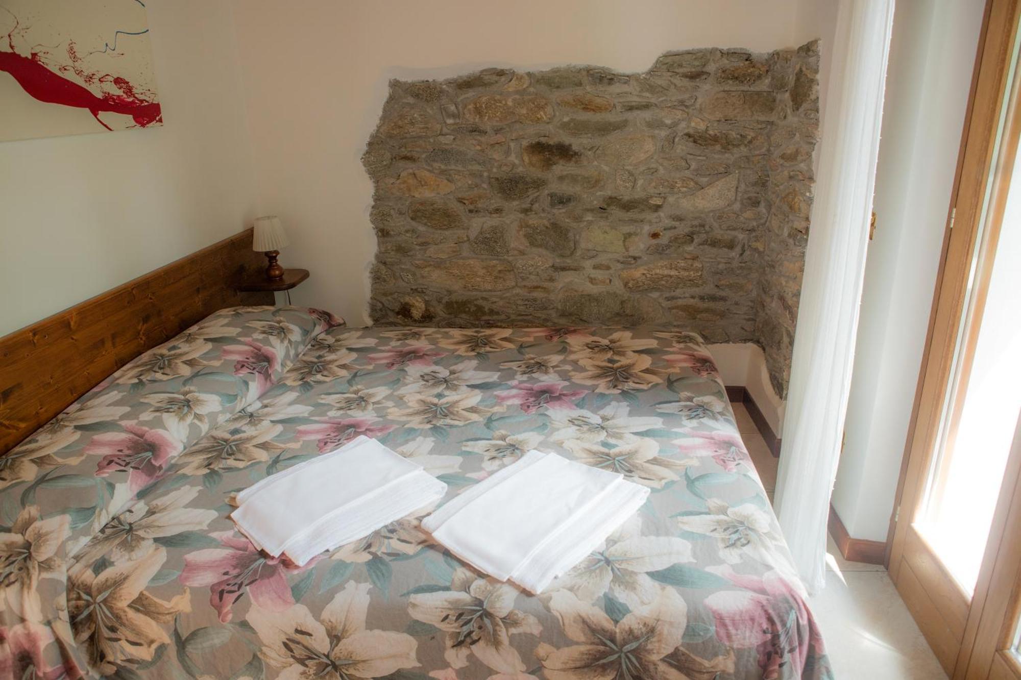 Agriturismo La Fonte Di Mariella Gravedona Eksteriør billede