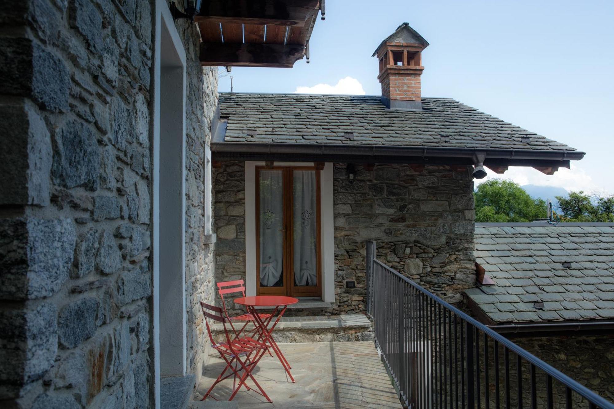 Agriturismo La Fonte Di Mariella Gravedona Eksteriør billede