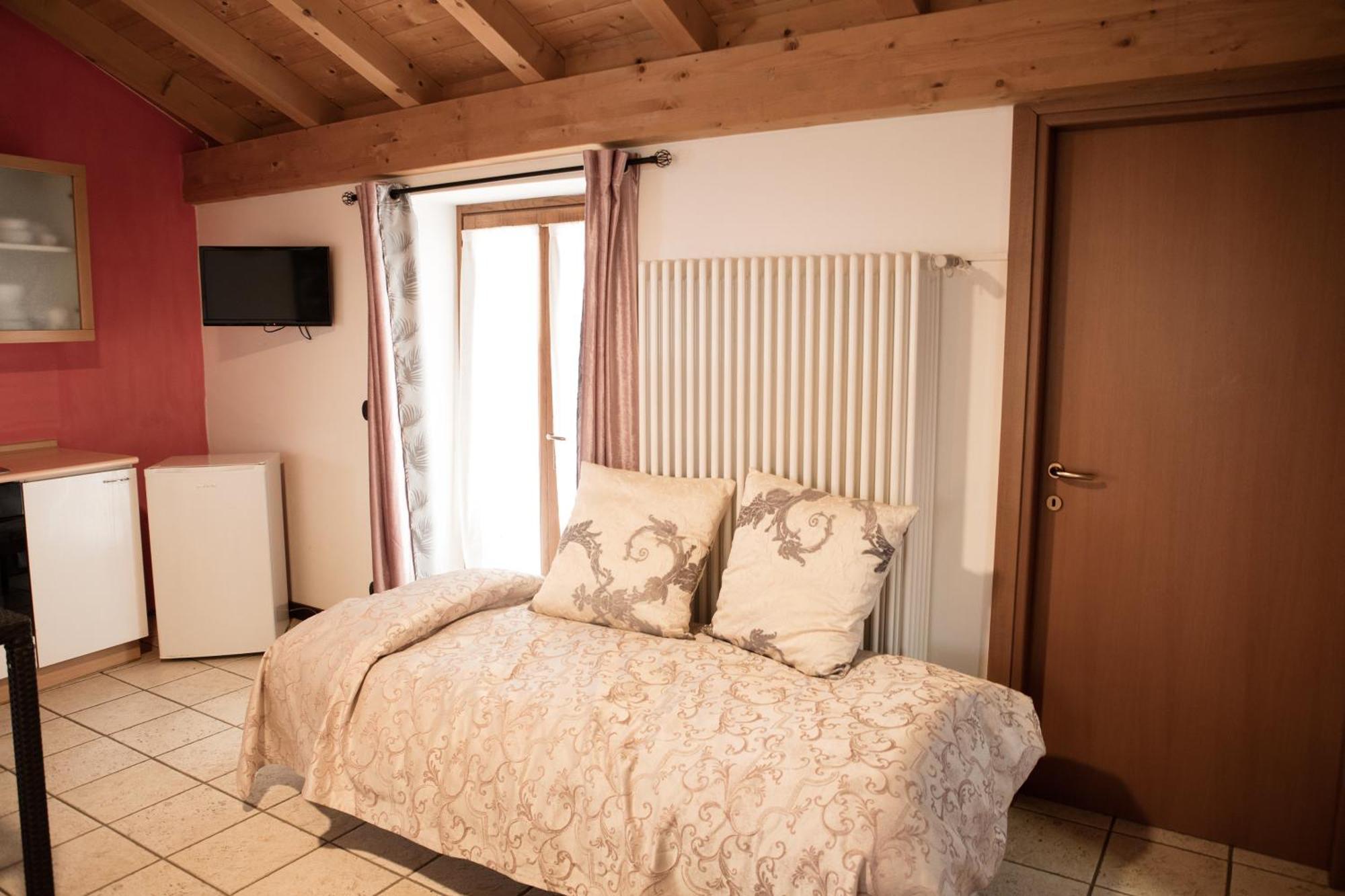 Agriturismo La Fonte Di Mariella Gravedona Eksteriør billede