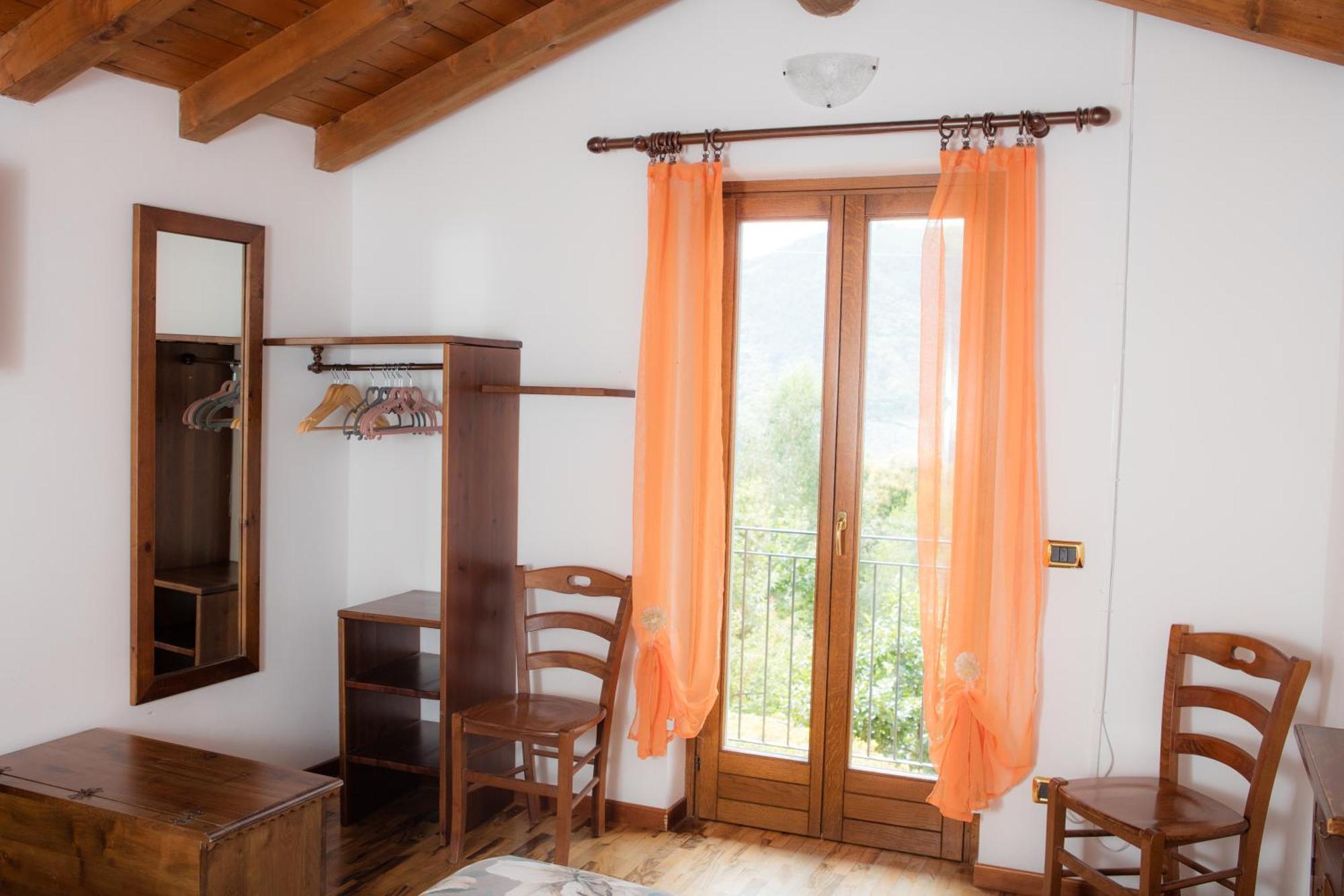Agriturismo La Fonte Di Mariella Gravedona Eksteriør billede