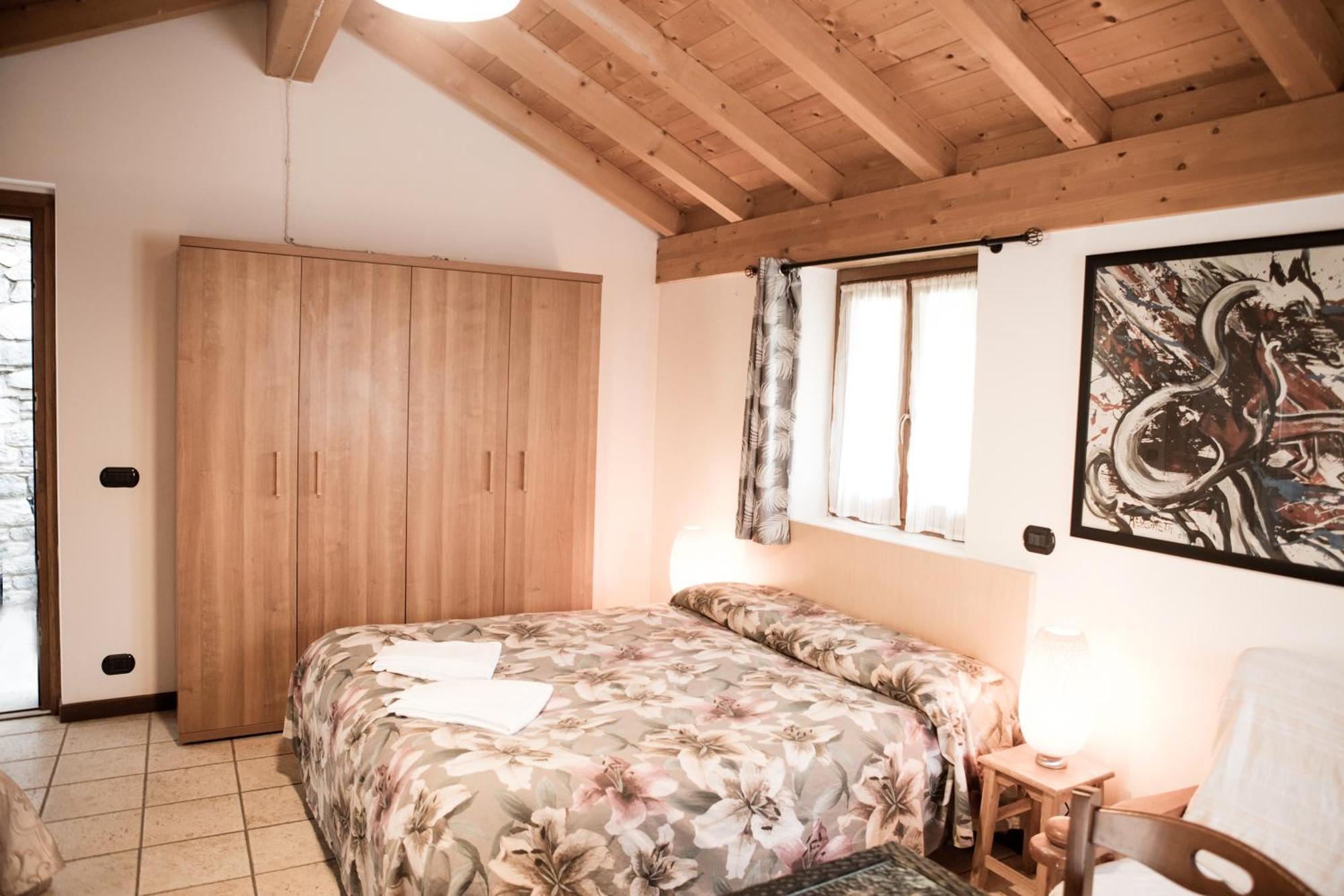 Agriturismo La Fonte Di Mariella Gravedona Eksteriør billede