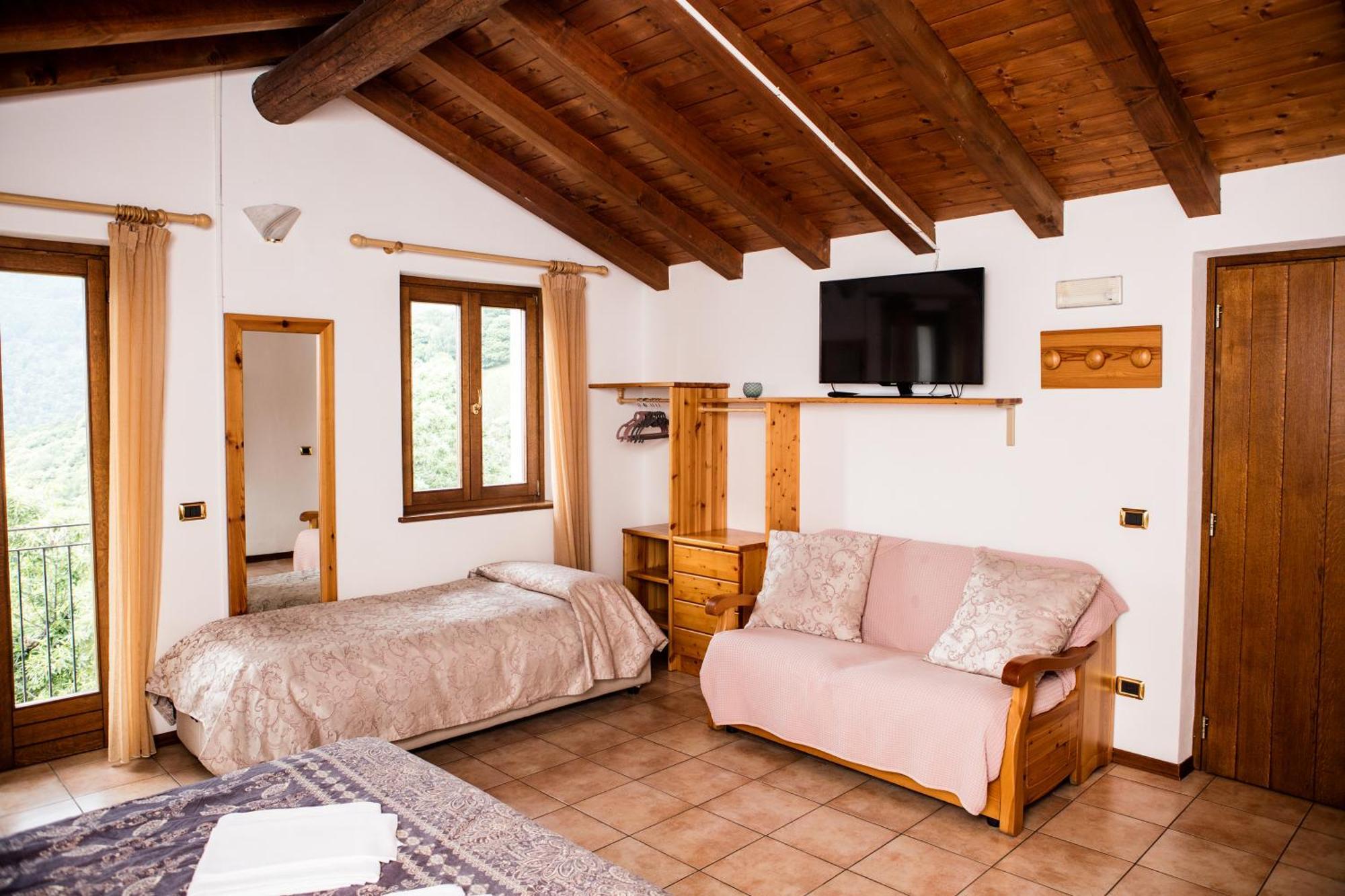 Agriturismo La Fonte Di Mariella Gravedona Eksteriør billede