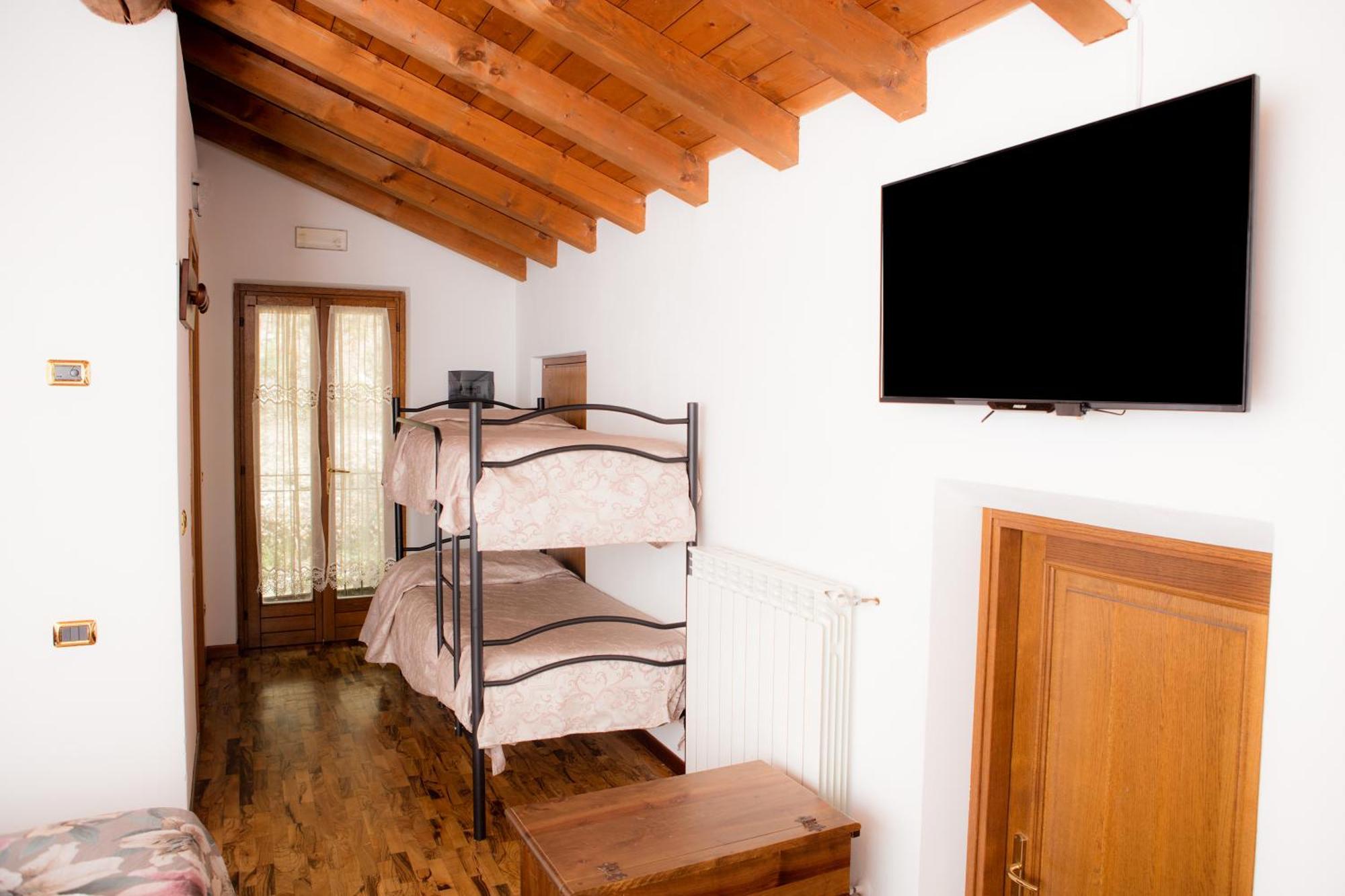 Agriturismo La Fonte Di Mariella Gravedona Eksteriør billede
