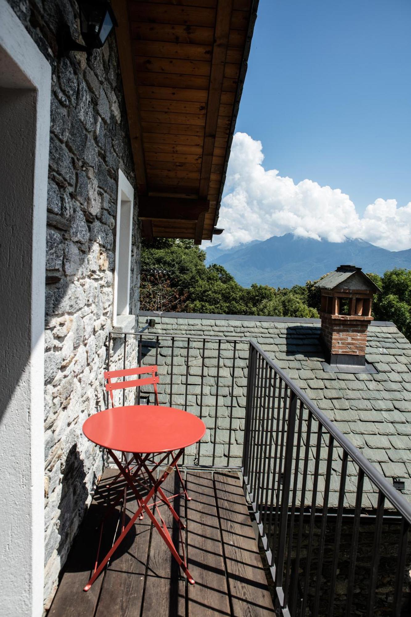 Agriturismo La Fonte Di Mariella Gravedona Eksteriør billede